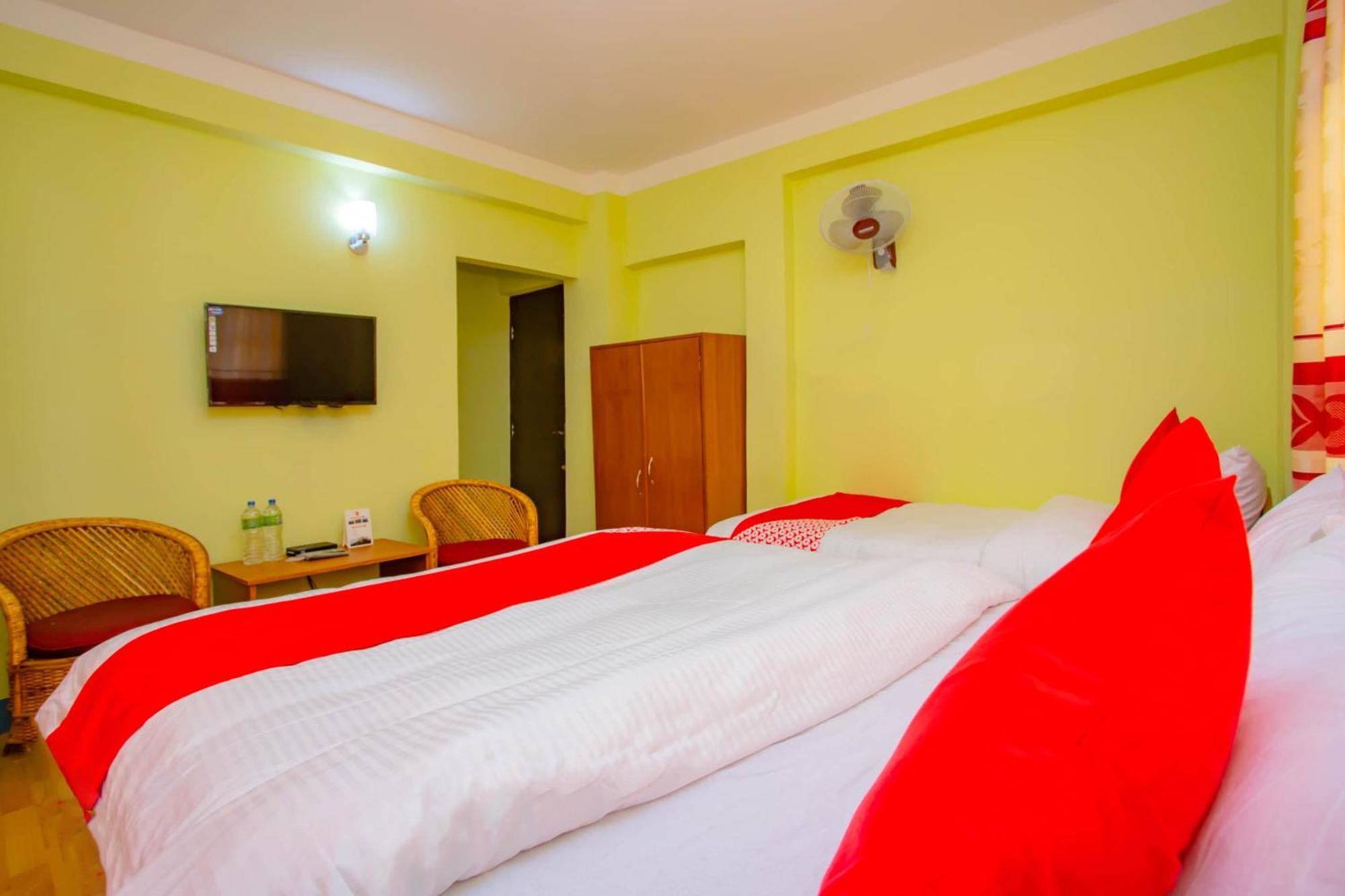 Oyo 589 Hotel Trimurti 加德满都 外观 照片