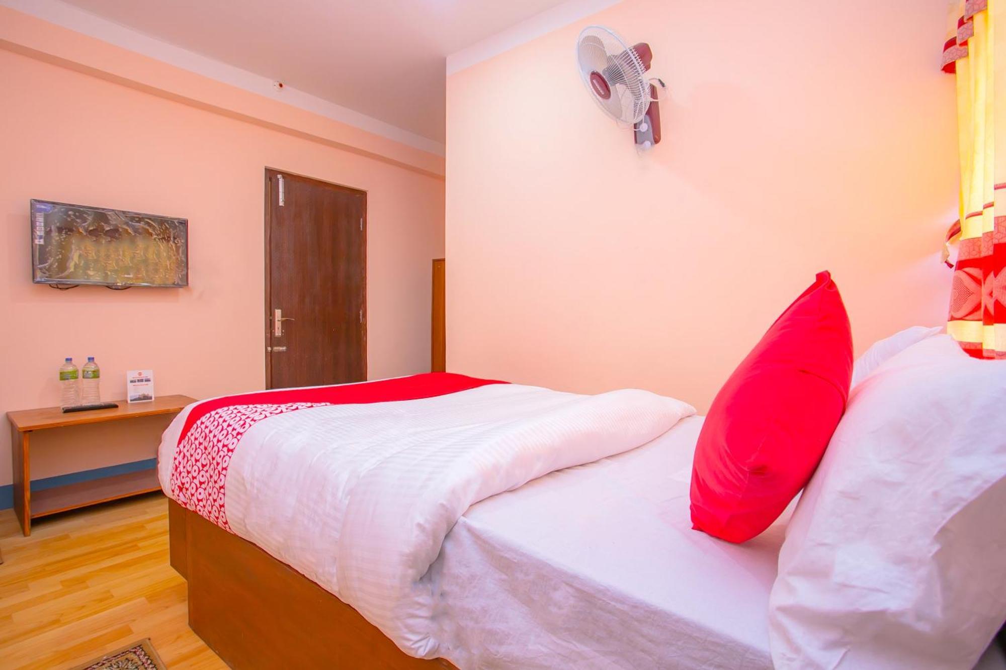 Oyo 589 Hotel Trimurti 加德满都 外观 照片